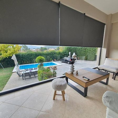 Villa Constangie Marathón Buitenkant foto